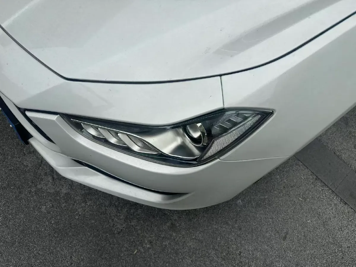 2021 Maserati Ghibli 2.0T 330HP L4 8AT,autocango,china used car exporter,china ev exporter,chinese used car exporter,chinese used ev exporter