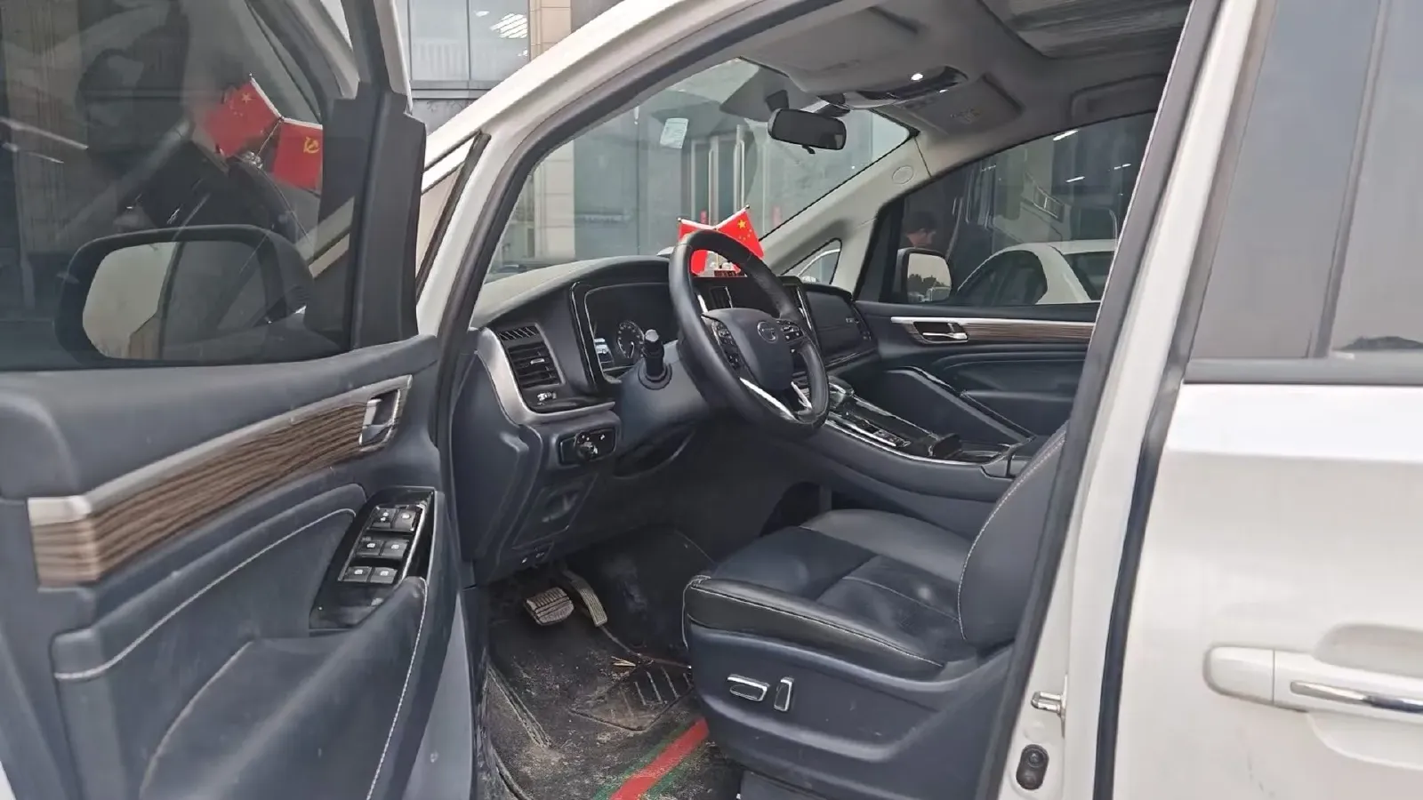 2021 GAC Trumpchi M8 2.0T 252HP L4 8AT,autocango,china used car exporter,china ev exporter,chinese used car exporter,chinese used ev exporter