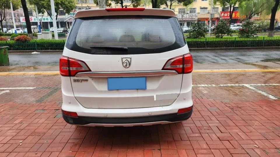 2016 BaoJun 730 1.5L 112HP L4 5MT,autocango,china used car exporter,china ev exporter,chinese used car exporter,chinese used ev exporter