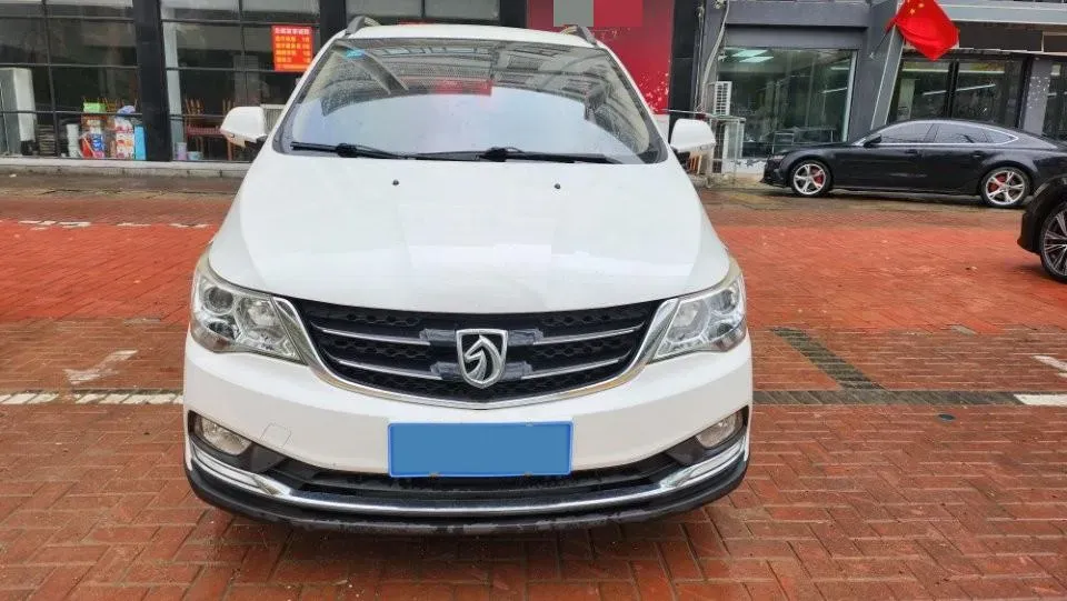 2016 BaoJun 730 1.5L 112HP L4 5MT,autocango,china used car exporter,china ev exporter,chinese used car exporter,chinese used ev exporter