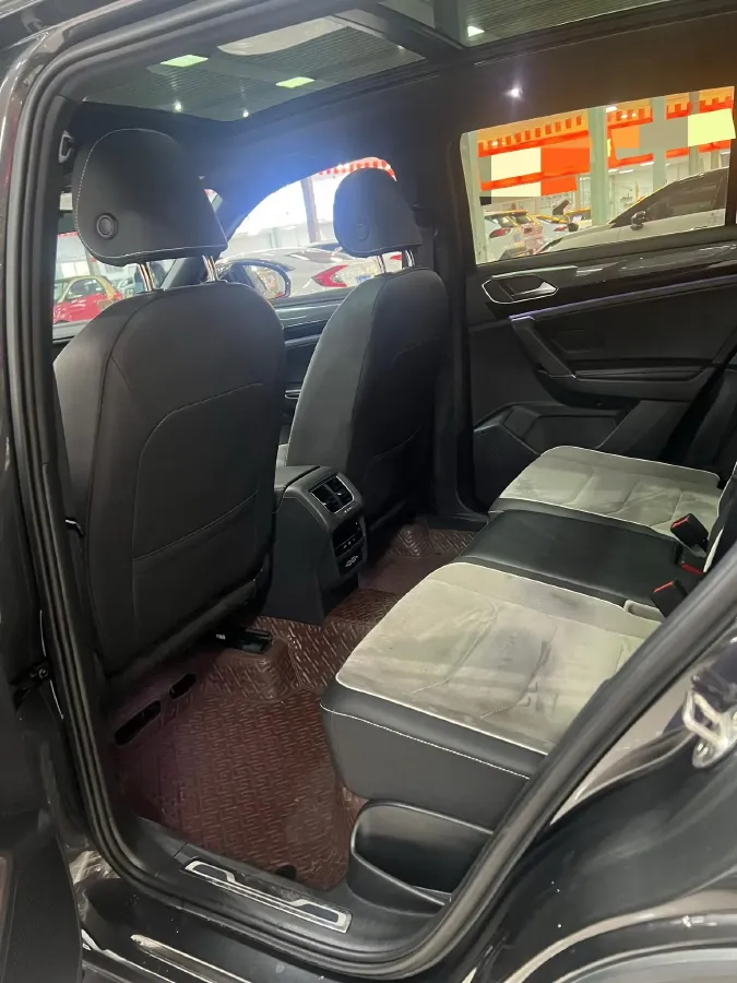 2021 Volkswagen Tayron 2.0T 220HP L4 7DCT,autocango,china used car exporter,china ev exporter,chinese used car exporter,chinese used ev exporter