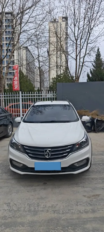 2017 BaoJun 310W 1.5L 112HP L4 6MT,autocango,china used car exporter,china ev exporter,chinese used car exporter,chinese used ev exporter