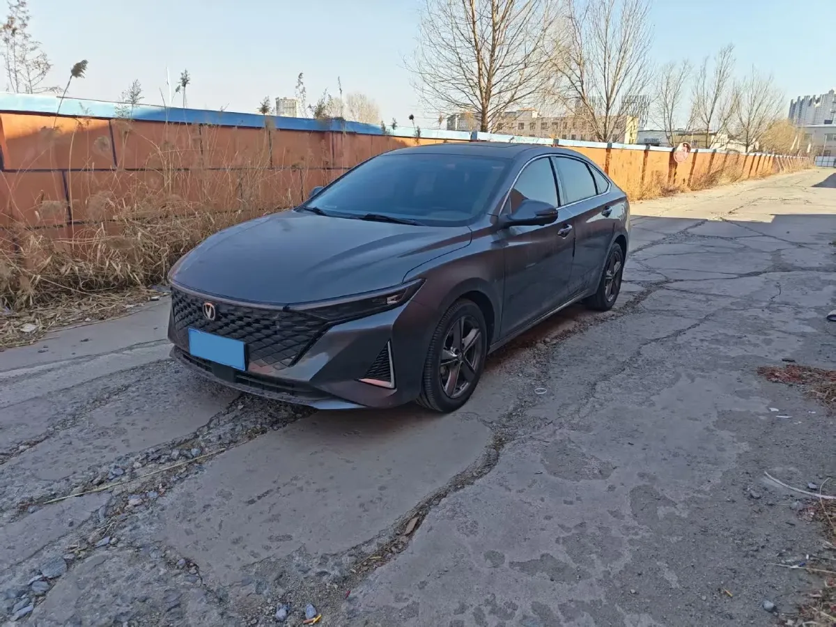 2023 ChangAn Raeton Plus 1.5T 188HP L4 7DCT,autocango,china used car exporter,china ev exporter,chinese used car exporter,chinese used ev exporter