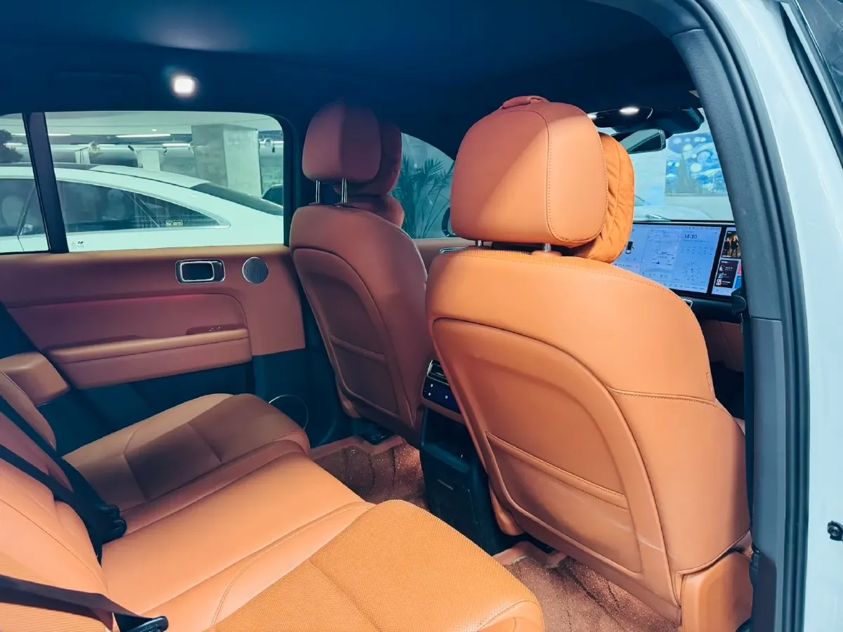 2024 Li L6 Range Extended 154HP L4 REEV 36.8KWH,autocango,china used car exporter,china ev exporter,chinese used car exporter,chinese used ev exporter