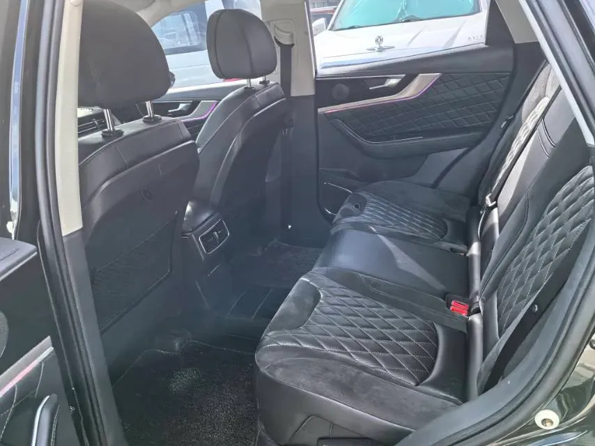 2019 HongQi HS5 2.0T 224HP L4 6AT,autocango,china used car exporter,china ev exporter,chinese used car exporter,chinese used ev exporter