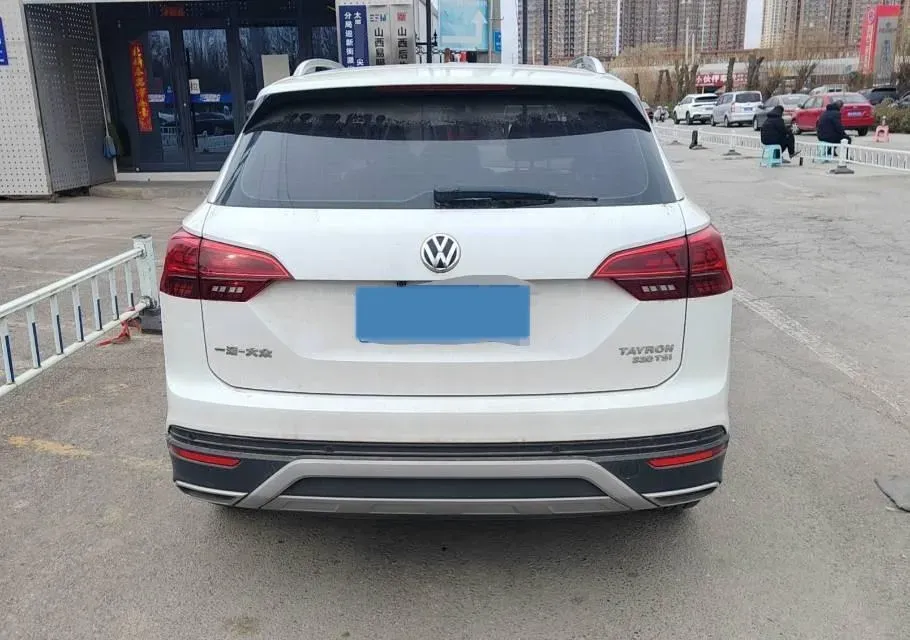 2019 MINI CLUBMAN 1.5T 102HP L3 6AT,autocango,china used car exporter,china ev exporter,chinese used car exporter,chinese used ev exporter