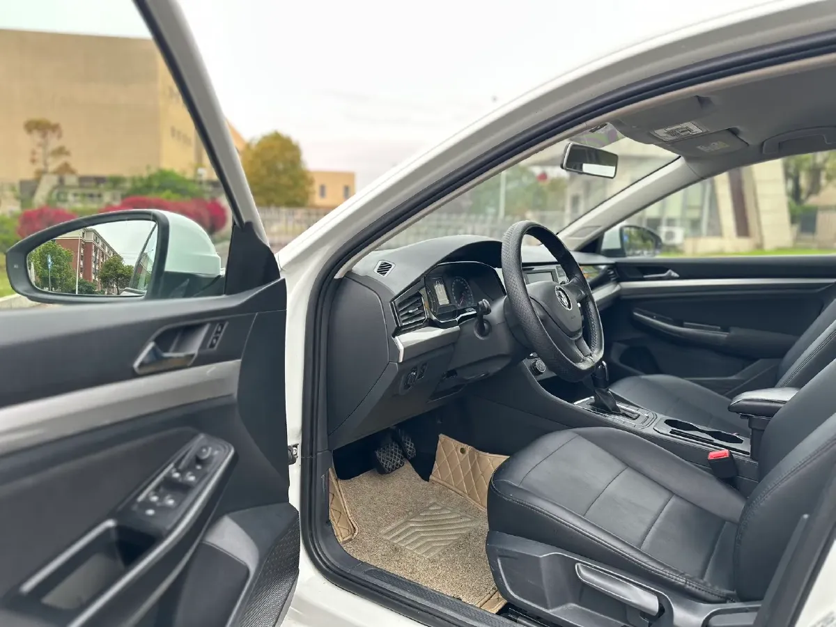 2019 Bestune T77 1.2T 143HP L4 7DCT,autocango,china used car exporter,china ev exporter,chinese used car exporter,chinese used ev exporter