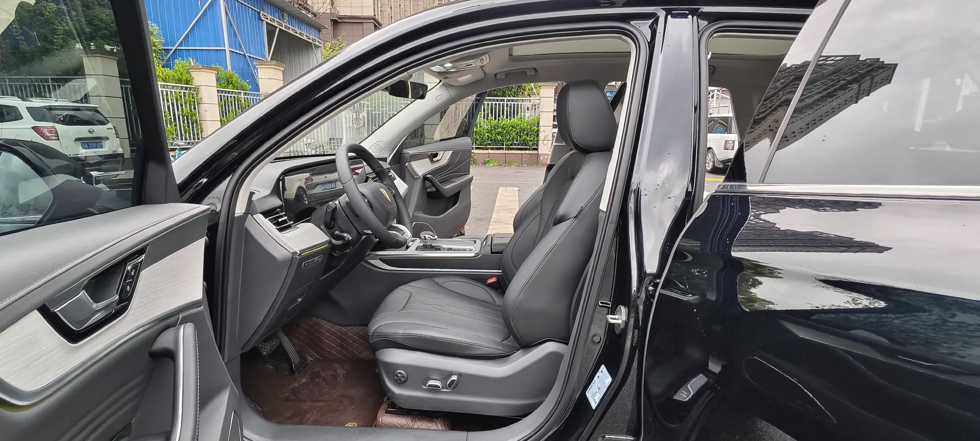 2025 HongQi HS5 2.0T 252HP L4 8AT,autocango,china used car exporter,china ev exporter,chinese used car exporter,chinese used ev exporter