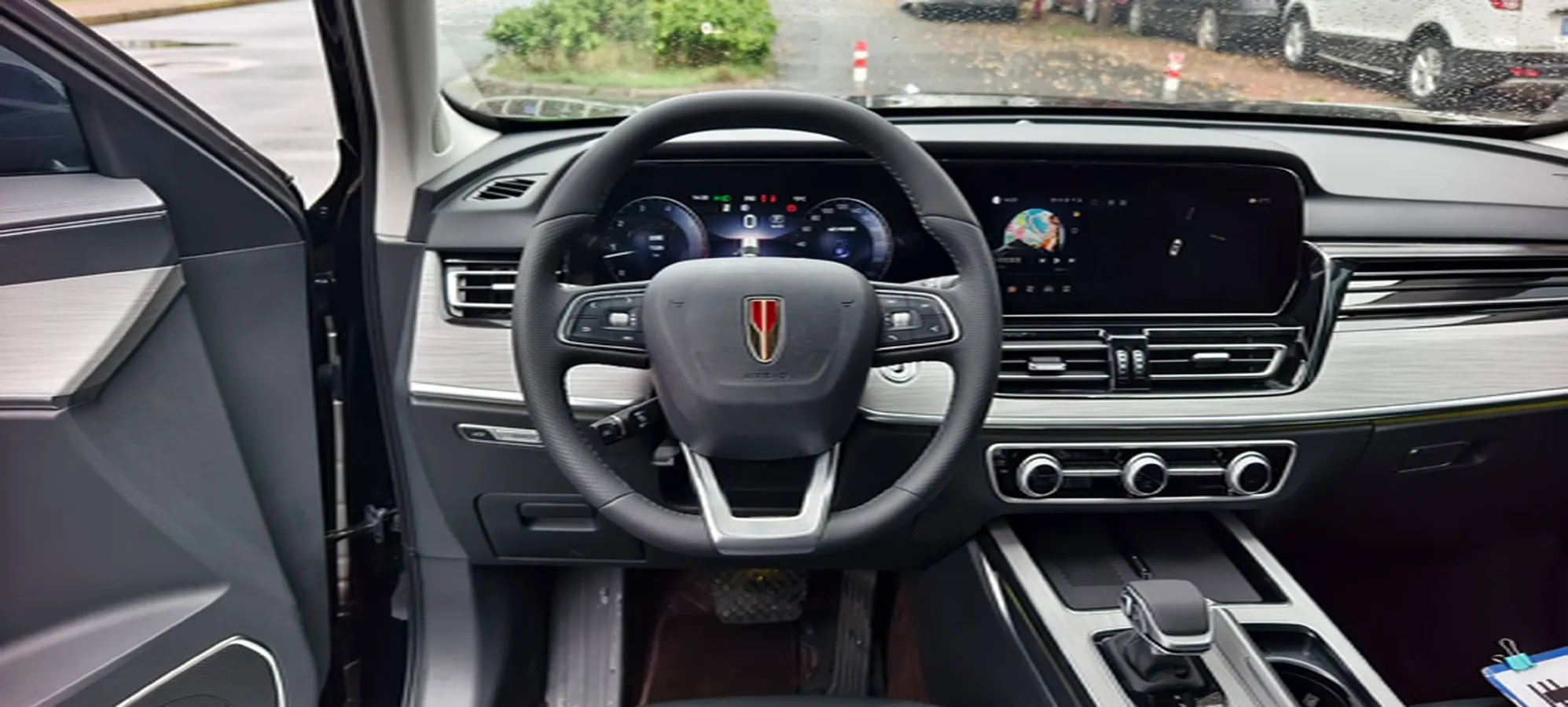 2025 HongQi HS5 2.0T 252HP L4 8AT,autocango,china used car exporter,china ev exporter,chinese used car exporter,chinese used ev exporter