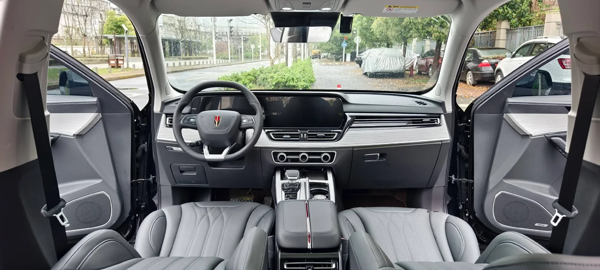 2025 HongQi HS5 2.0T 252HP L4 8AT,autocango,china used car exporter,china ev exporter,chinese used car exporter,chinese used ev exporter