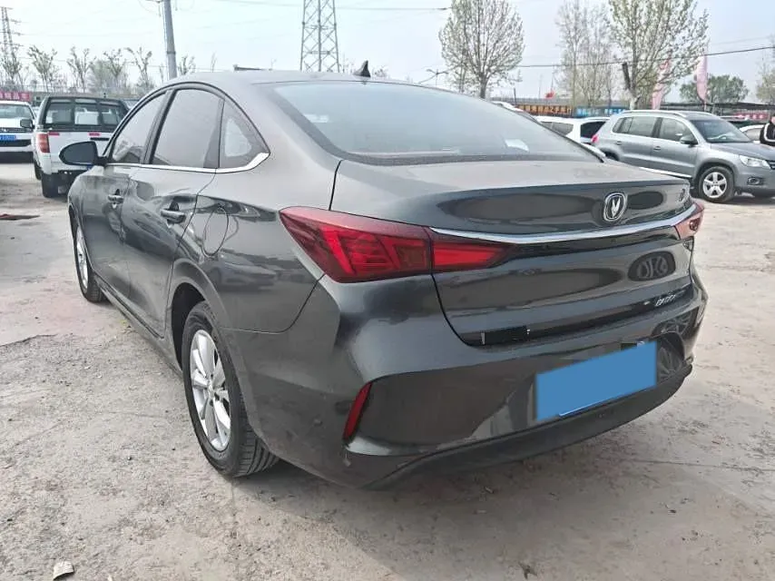 2025 ChangAn Eado 1.5L 110HP L4 5MT,autocango,china used car exporter,china ev exporter,chinese used car exporter,chinese used ev exporter