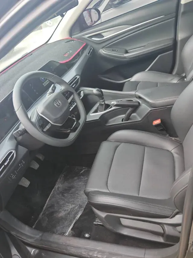 2025 ChangAn Eado 1.5L 110HP L4 5MT,autocango,china used car exporter,china ev exporter,chinese used car exporter,chinese used ev exporter