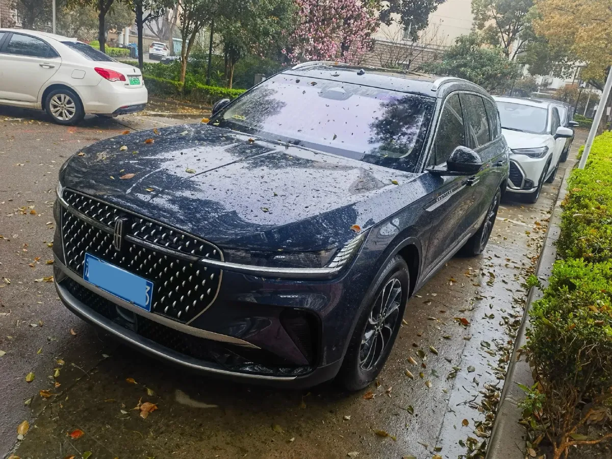 2025 Lincoln Nautilus 2.0T 261HP L4 8AT,autocango,china used car exporter,china ev exporter,chinese used car exporter,chinese used ev exporter