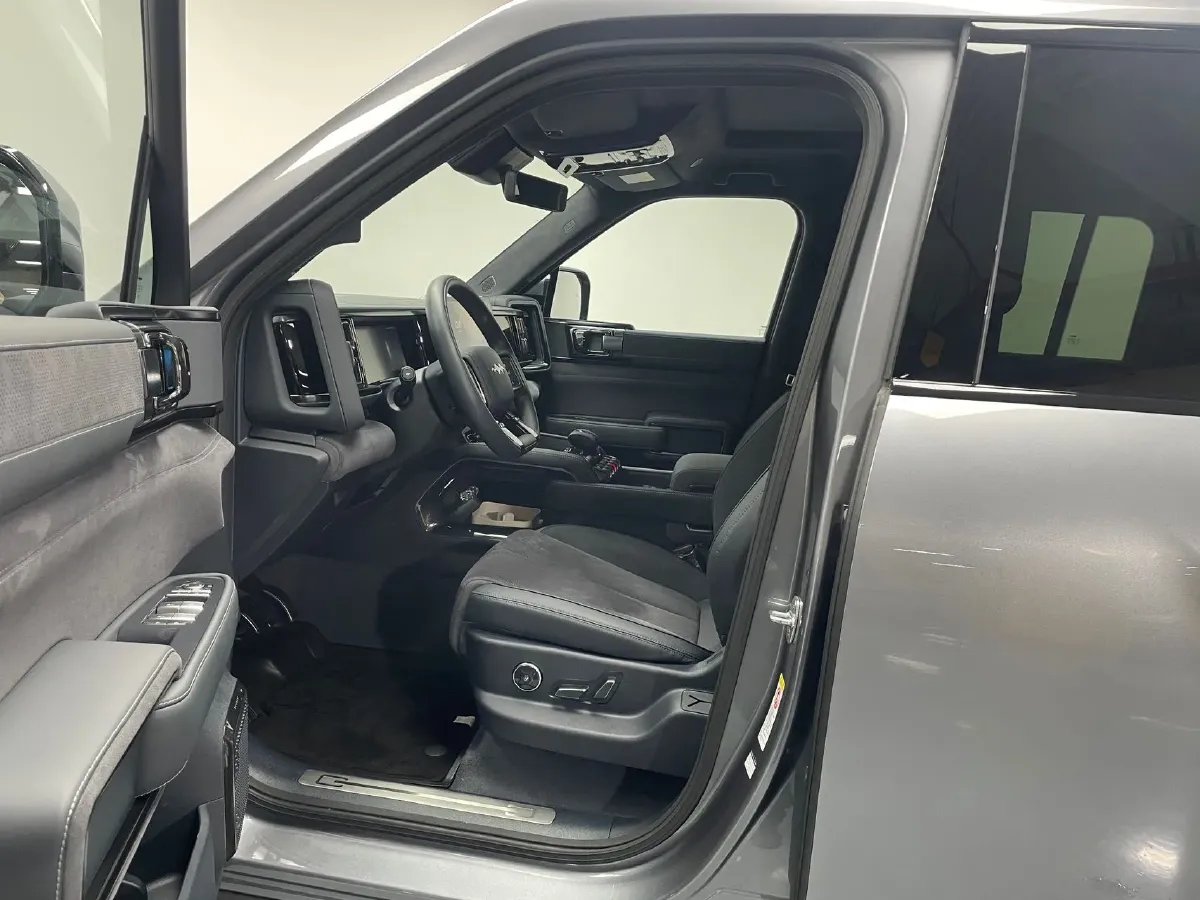 2023 Toyota Crown Kluger 2.5L 189HP L4 E-CVT Hybrid,autocango,china used car exporter,china ev exporter,chinese used car exporter,chinese used ev exporter