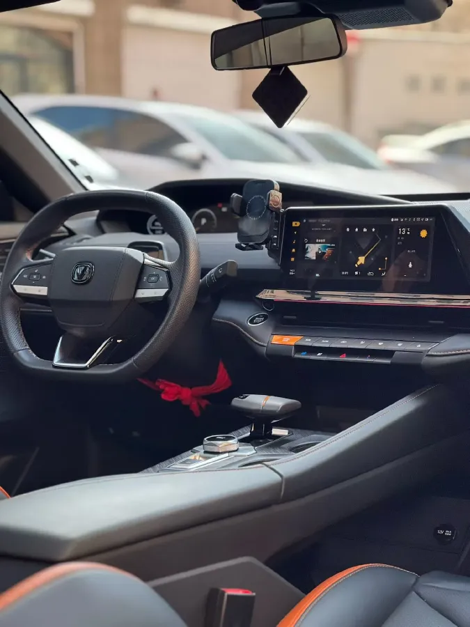 2023 ChangAn UNI-V 1.5T 188HP L4 7DCT,autocango,china used car exporter,china ev exporter,chinese used car exporter,chinese used ev exporter