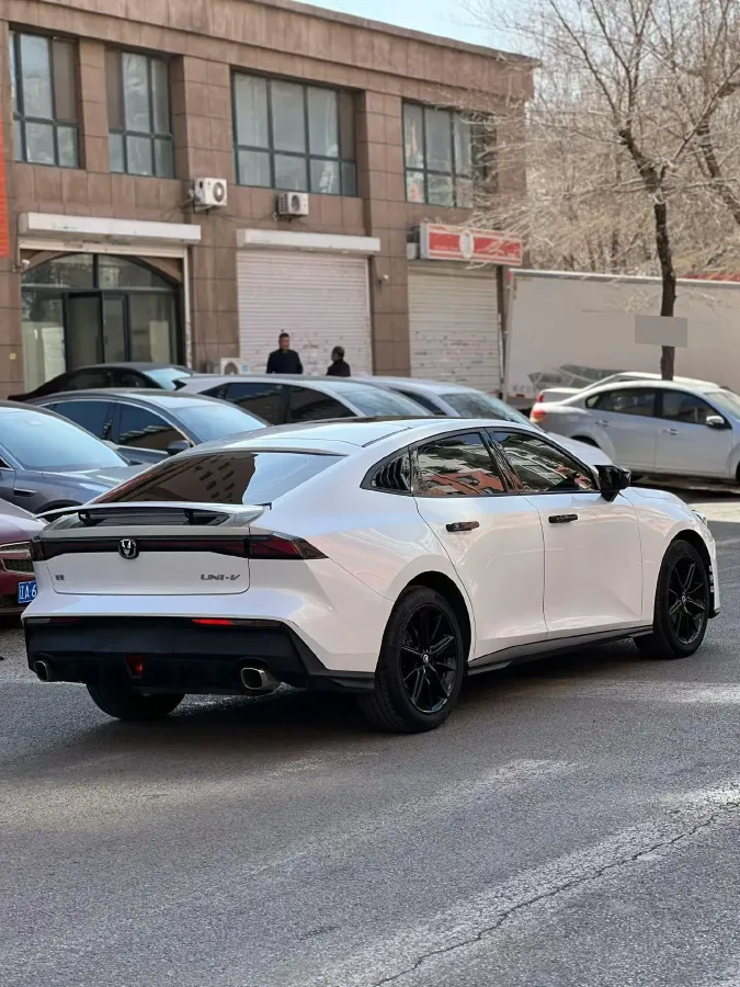 2023 ChangAn UNI-V 1.5T 188HP L4 7DCT,autocango,china used car exporter,china ev exporter,chinese used car exporter,chinese used ev exporter