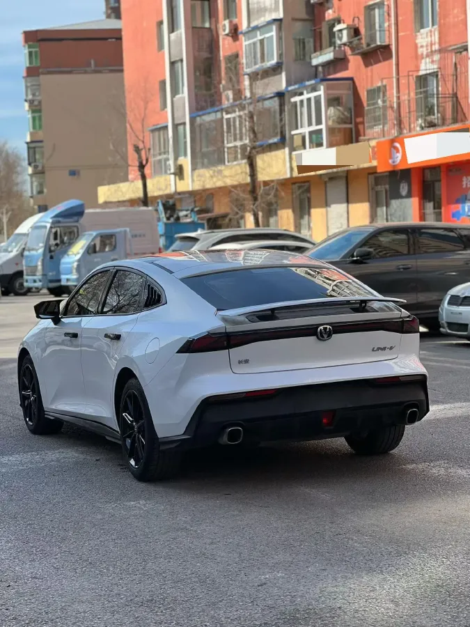 2023 ChangAn UNI-V 1.5T 188HP L4 7DCT,autocango,china used car exporter,china ev exporter,chinese used car exporter,chinese used ev exporter