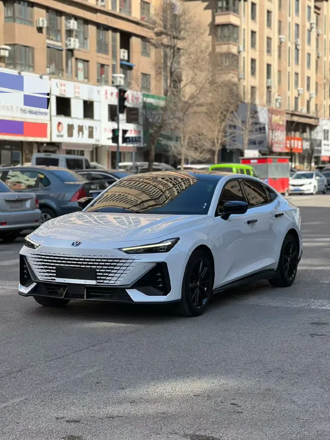 2023 ChangAn UNI-V 1.5T 188HP L4 7DCT,autocango,china used car exporter,china ev exporter,chinese used car exporter,chinese used ev exporter