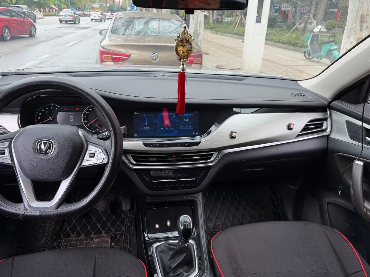 2019 ChangAn CS35 Plus 1.6L 128HP L4 5MT,autocango,china used car exporter,china ev exporter,chinese used car exporter,chinese used ev exporter