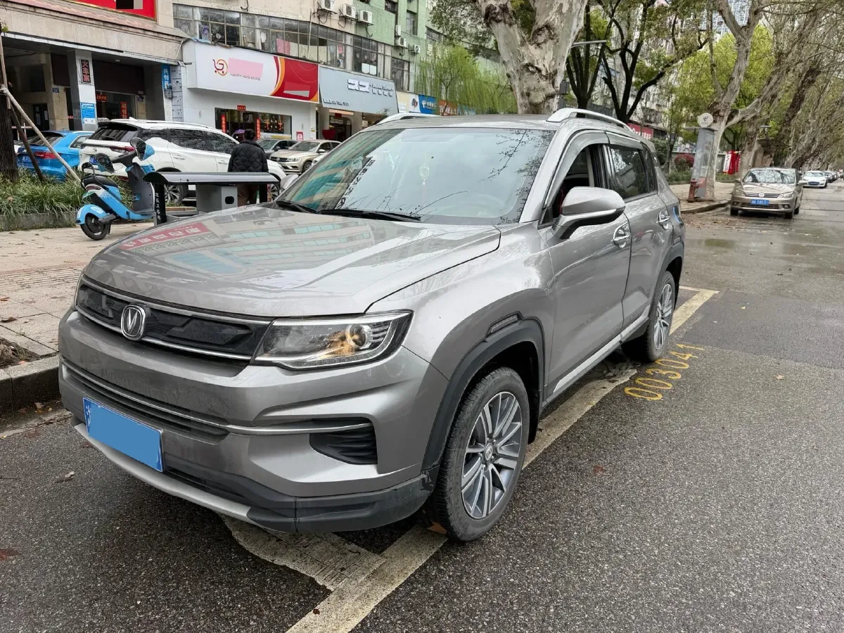 2019 ChangAn CS35 Plus 1.6L 128HP L4 5MT,autocango,china used car exporter,china ev exporter,chinese used car exporter,chinese used ev exporter