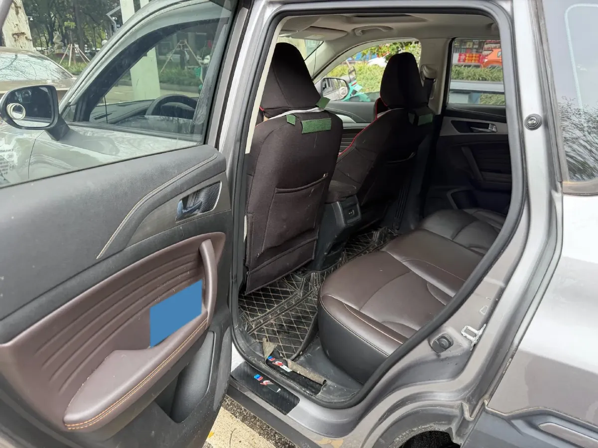 2019 ChangAn CS35 Plus 1.6L 128HP L4 5MT,autocango,china used car exporter,china ev exporter,chinese used car exporter,chinese used ev exporter