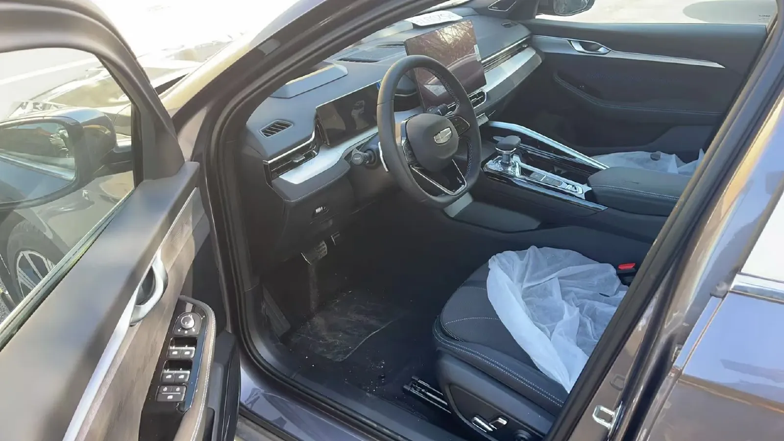 2025 Geely Preface 2.0T 238HP L4 8AT,autocango,china used car exporter,china ev exporter,chinese used car exporter,chinese used ev exporter