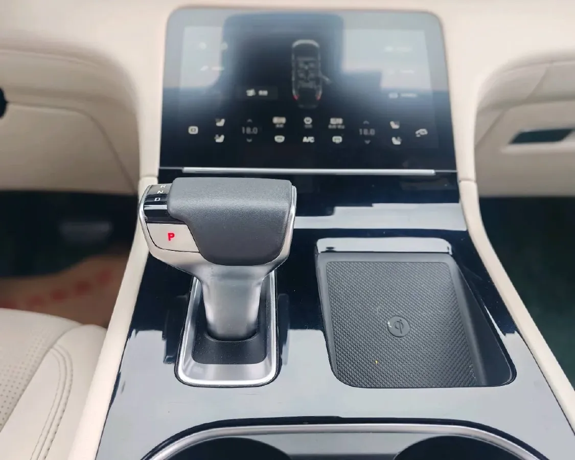 2021 Li ONE Range Extended 131HP REEV 40.5KWH,autocango,china used car exporter,china ev exporter,chinese used car exporter,chinese used ev exporter