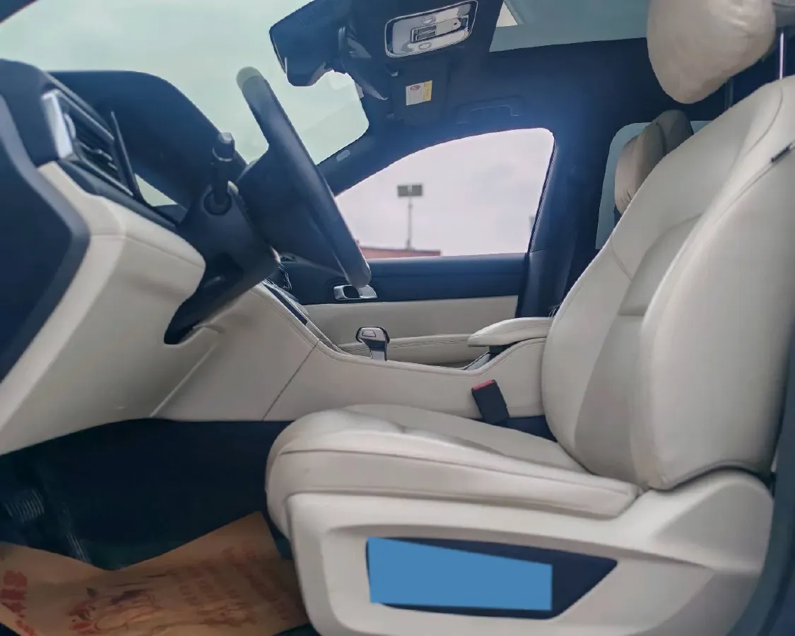 2021 Li ONE Range Extended 131HP REEV 40.5KWH,autocango,china used car exporter,china ev exporter,chinese used car exporter,chinese used ev exporter