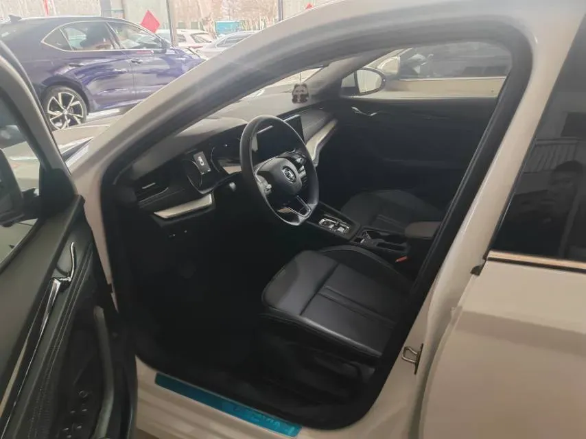 2023 Skoda Octavia 1.4T 150HP L4 7DCT,autocango,china used car exporter,china ev exporter,chinese used car exporter,chinese used ev exporter