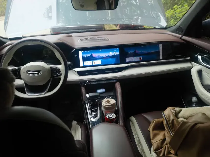 2021 Geely Monjaro 2.0T 218HP L4 7DCT,autocango,china used car exporter,china ev exporter,chinese used car exporter,chinese used ev exporter