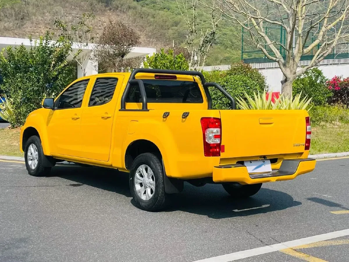 2023 Isuzu RE-MAX Jim 2.5T 143HP L4 6MT,autocango,china used car exporter,china ev exporter,chinese used car exporter,chinese used ev exporter