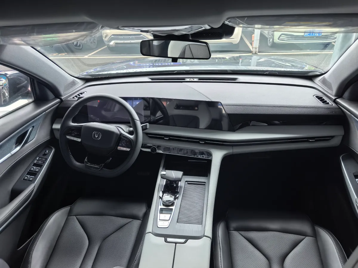 2025 ChangAn CS75 Plus 1.5T 188HP L4 8AT,autocango,china used car exporter,china ev exporter,chinese used car exporter,chinese used ev exporter