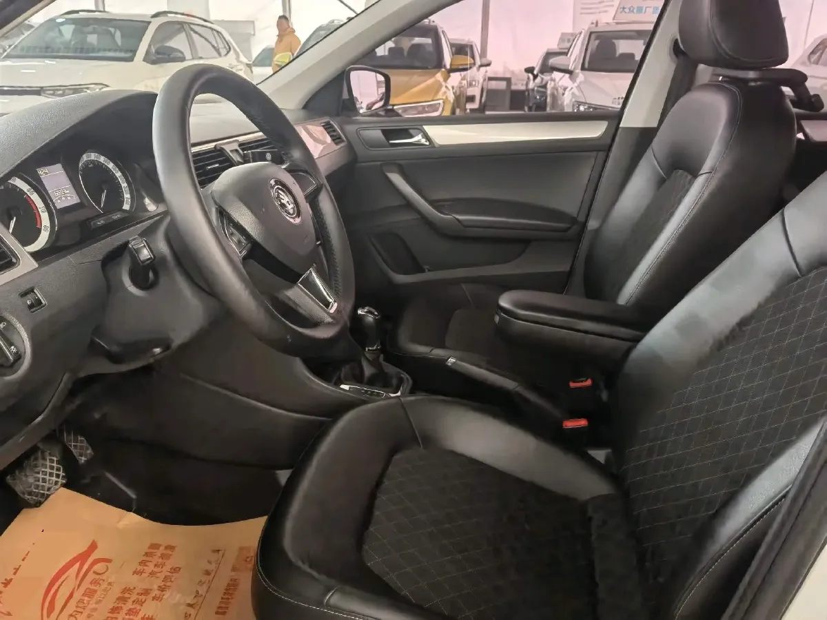 2019 SWM G01 1.5T 156HP L4 6AT,autocango,china used car exporter,china ev exporter,chinese used car exporter,chinese used ev exporter