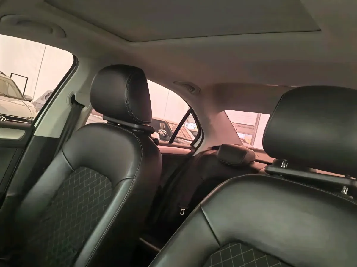 2019 SWM G01 1.5T 156HP L4 6AT,autocango,china used car exporter,china ev exporter,chinese used car exporter,chinese used ev exporter