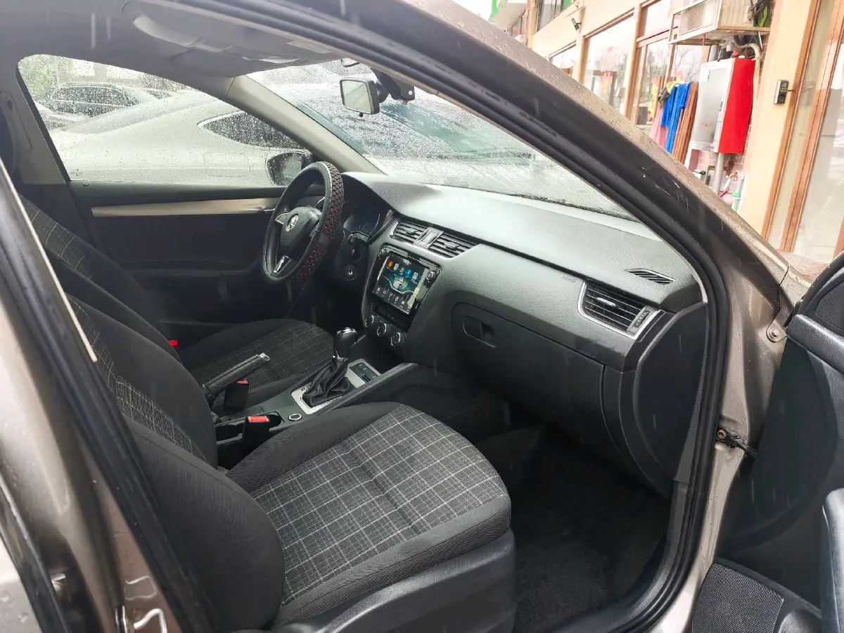 2018 Skoda Octavia 1.2T 116HP L4 7DCT,autocango,china used car exporter,china ev exporter,chinese used car exporter,chinese used ev exporter