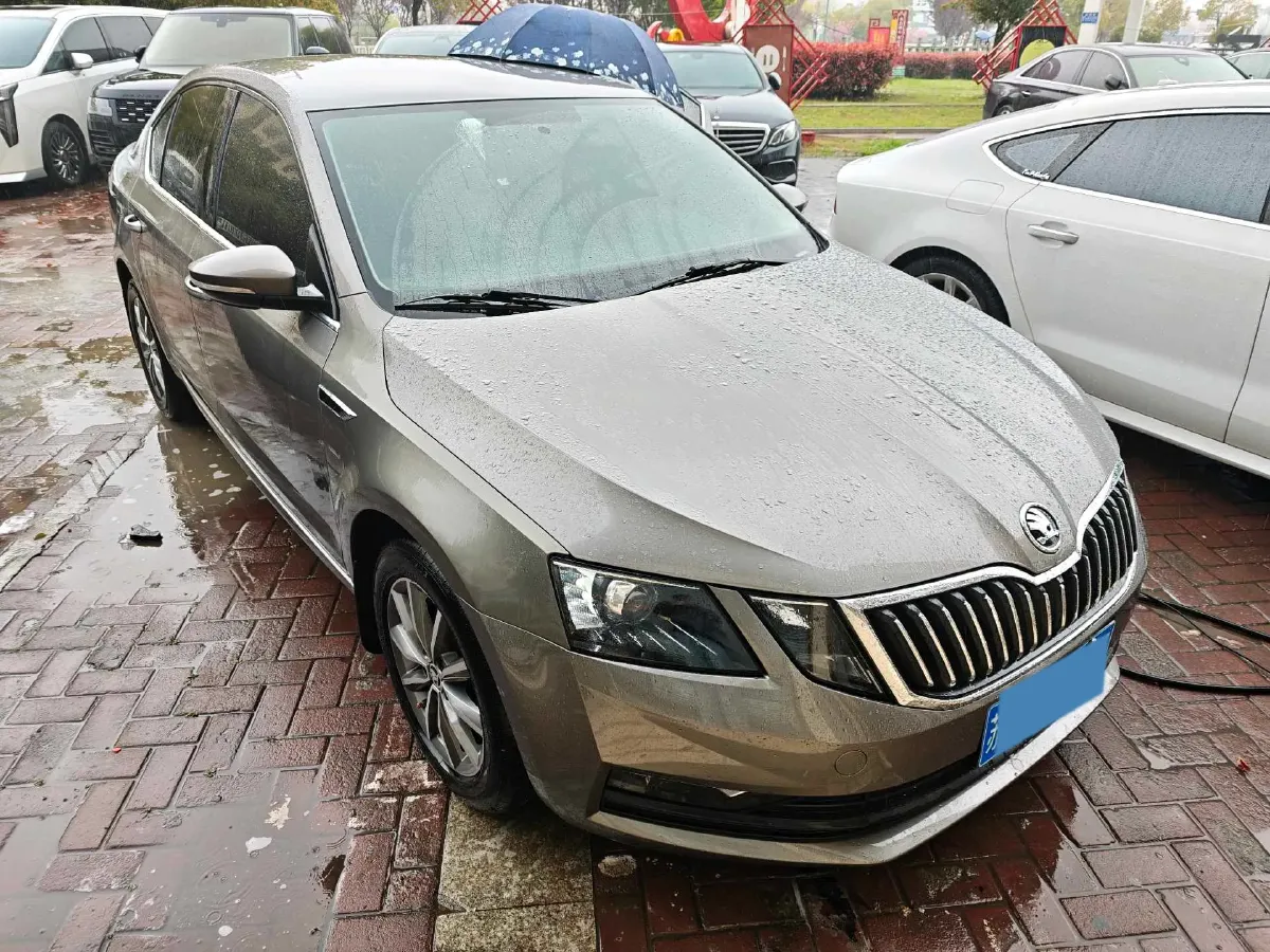 2018 Skoda Octavia 1.2T 116HP L4 7DCT,autocango,china used car exporter,china ev exporter,chinese used car exporter,chinese used ev exporter