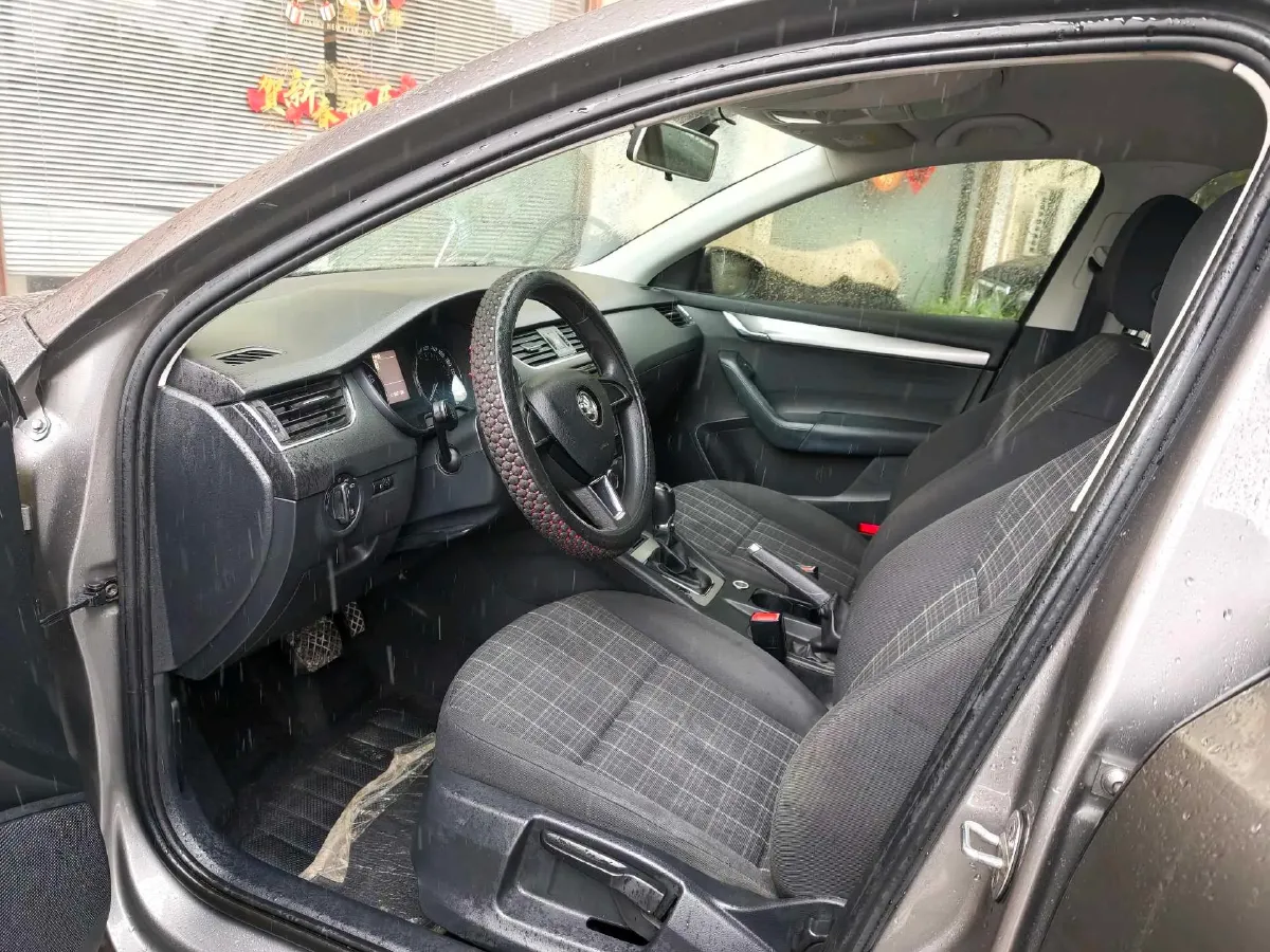 2018 Skoda Octavia 1.2T 116HP L4 7DCT,autocango,china used car exporter,china ev exporter,chinese used car exporter,chinese used ev exporter