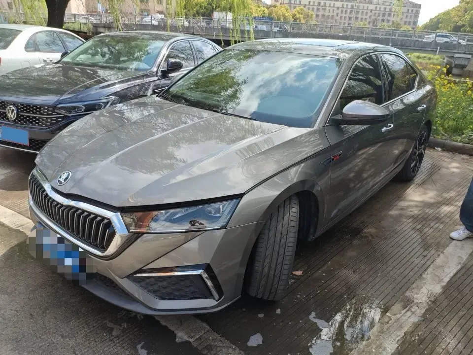 2022 Skoda Octavia 1.4T 150HP L4 7DCT,autocango,china used car exporter,china ev exporter,chinese used car exporter,chinese used ev exporter