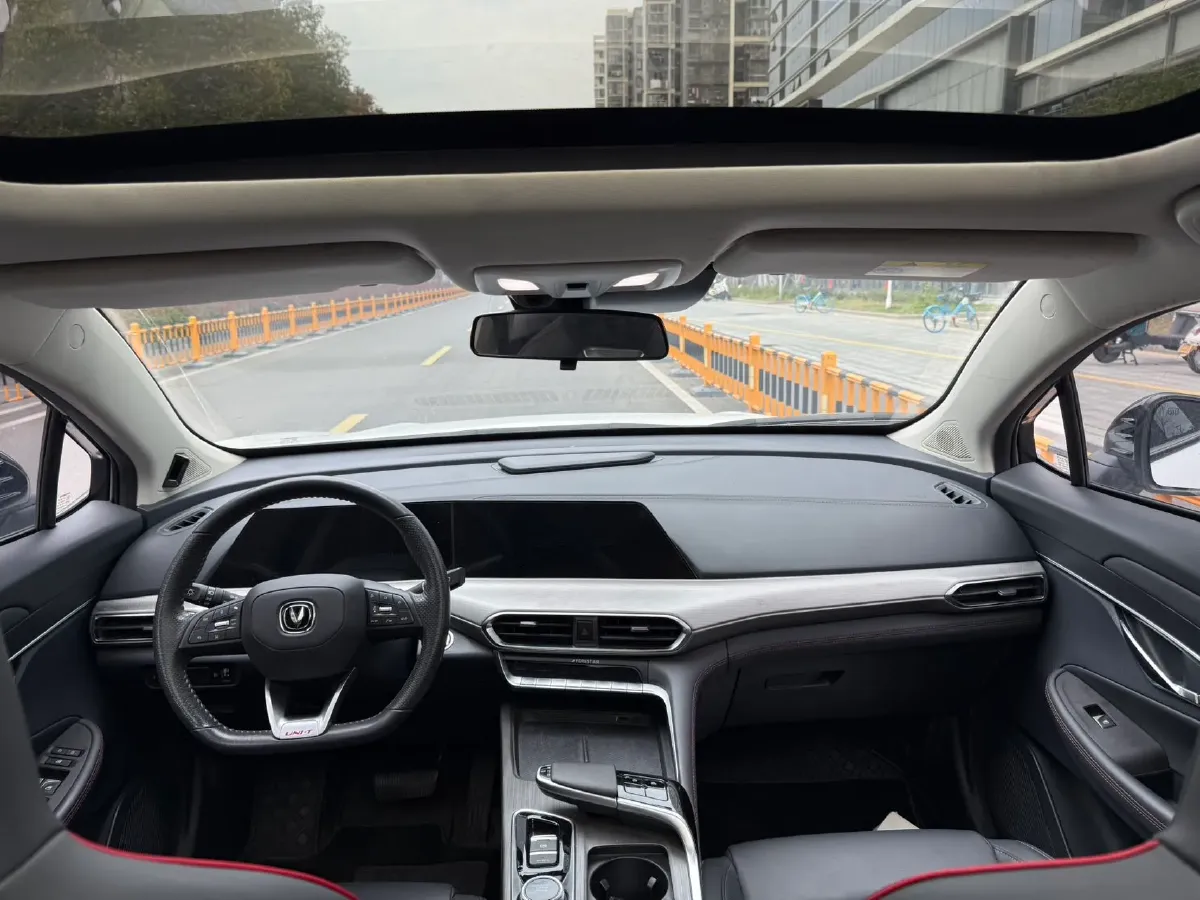 2021 ChangAn UNI-T 1.5T 180HP L4 7DCT,autocango,china used car exporter,china ev exporter,chinese used car exporter,chinese used ev exporter