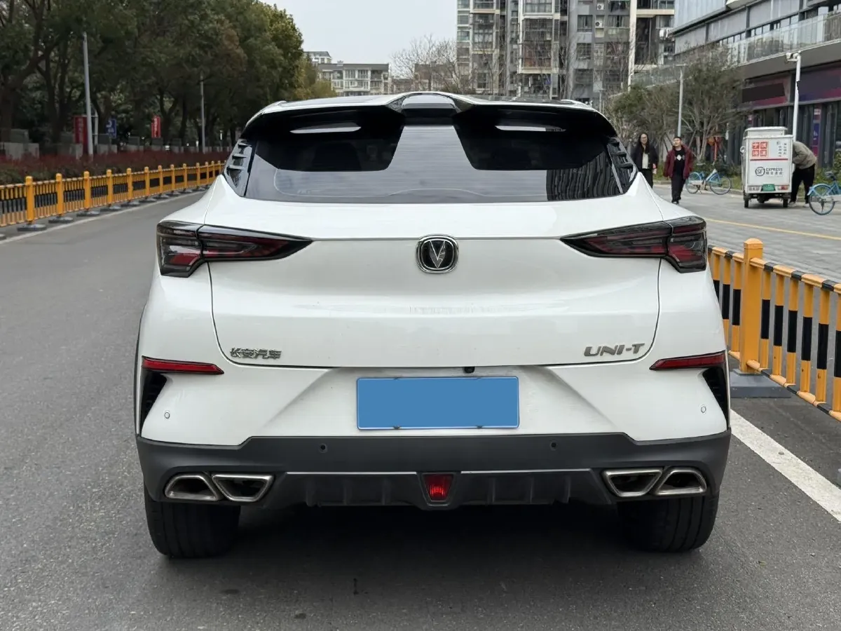 2021 ChangAn UNI-T 1.5T 180HP L4 7DCT,autocango,china used car exporter,china ev exporter,chinese used car exporter,chinese used ev exporter