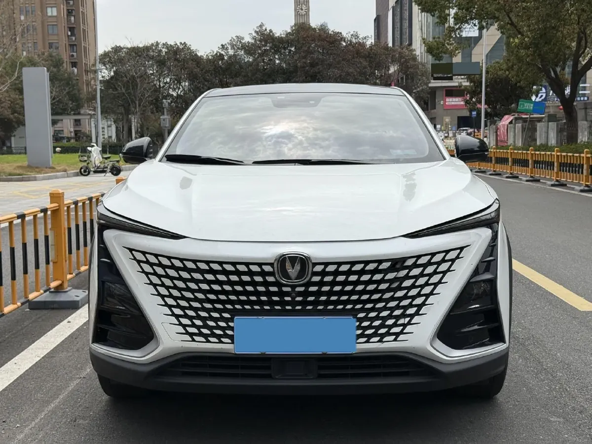 2021 ChangAn UNI-T 1.5T 180HP L4 7DCT,autocango,china used car exporter,china ev exporter,chinese used car exporter,chinese used ev exporter