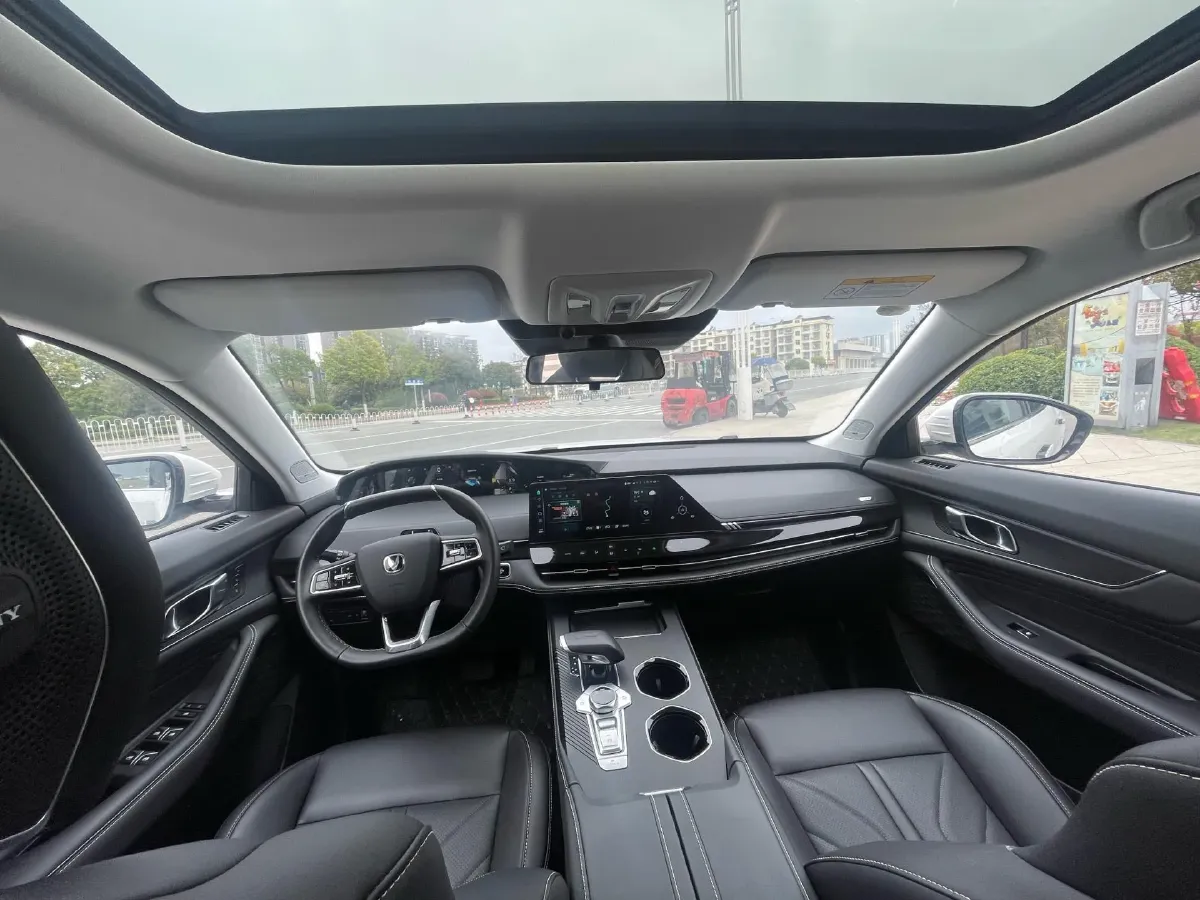 2024 ChangAn UNI-K 2.0T 233HP L4 8AT,autocango,china used car exporter,china ev exporter,chinese used car exporter,chinese used ev exporter