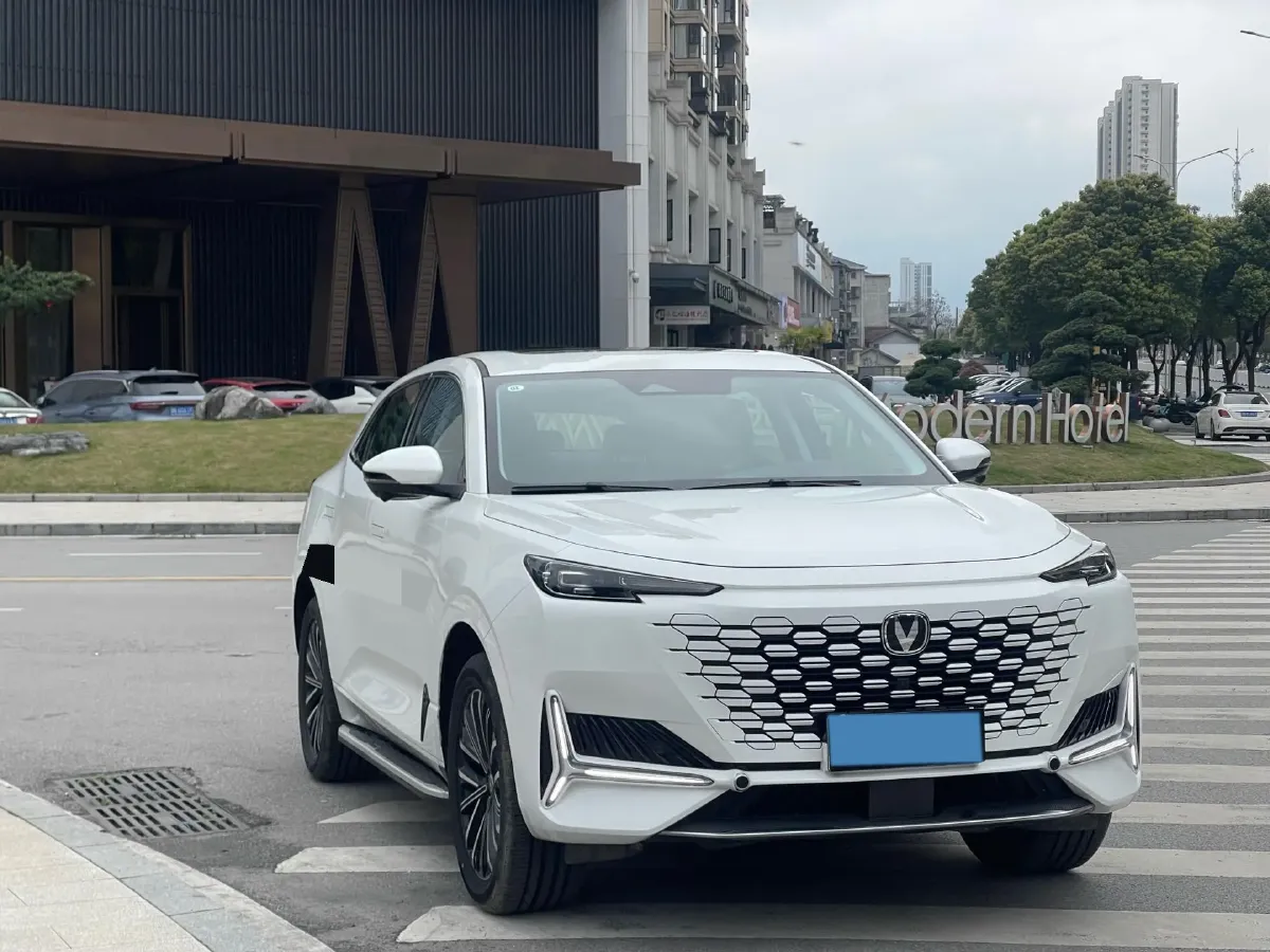 2024 ChangAn UNI-K 2.0T 233HP L4 8AT,autocango,china used car exporter,china ev exporter,chinese used car exporter,chinese used ev exporter