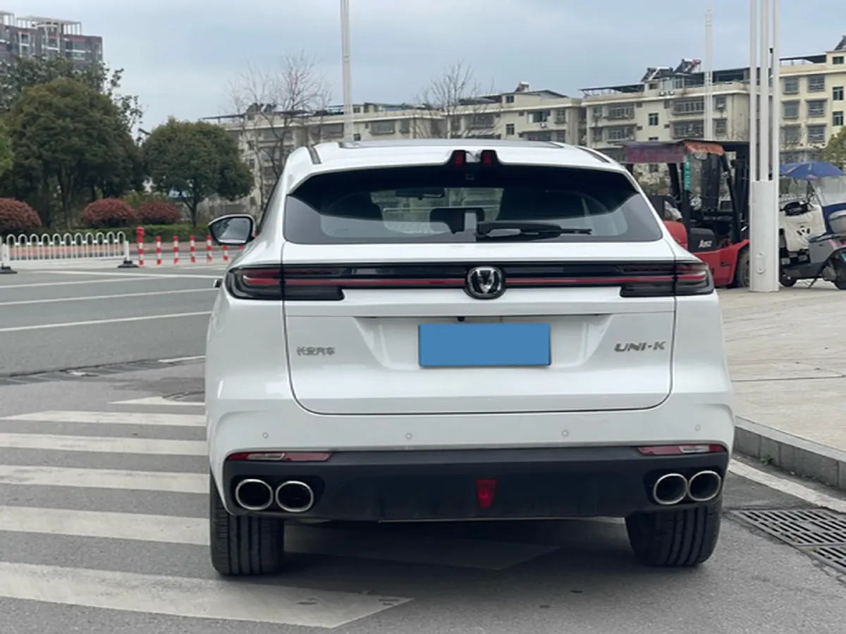 2024 ChangAn UNI-K 2.0T 233HP L4 8AT,autocango,china used car exporter,china ev exporter,chinese used car exporter,chinese used ev exporter