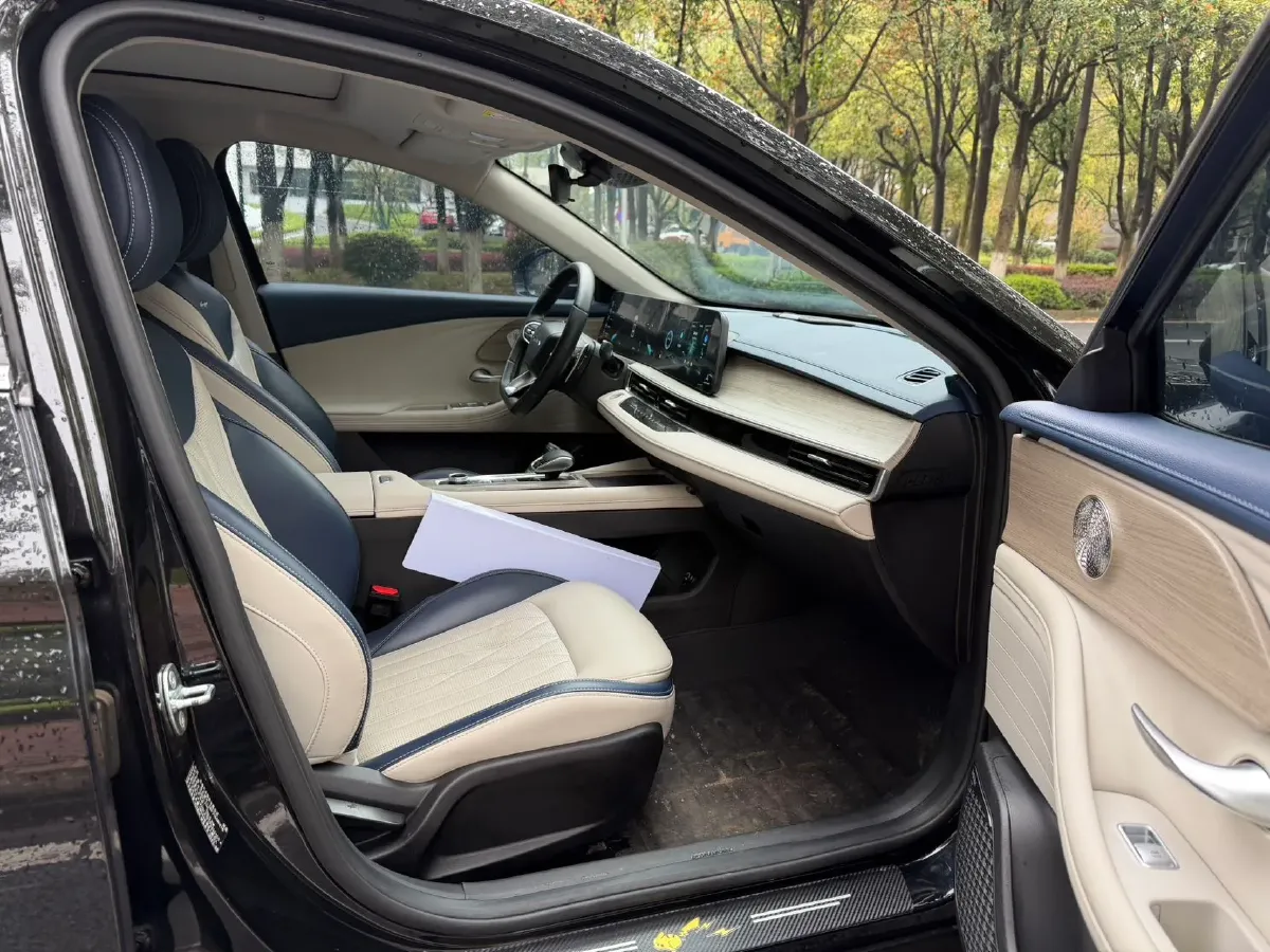 2022 Chery Arrizo 8 1.6T 197HP L4 7DCT,autocango,china used car exporter,china ev exporter,chinese used car exporter,chinese used ev exporter