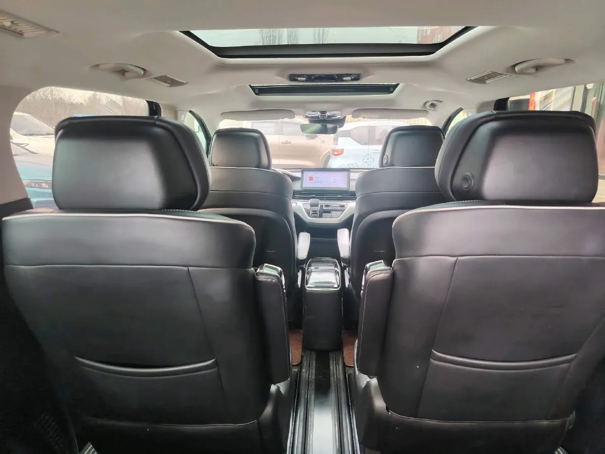 2021 Roewe iMAX8 2.0T 234HP L4 8AT,autocango,china used car exporter,china ev exporter,chinese used car exporter,chinese used ev exporter