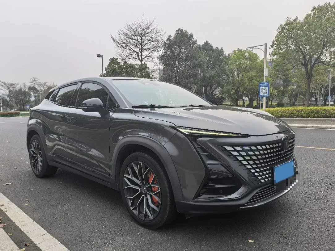 2021 ChangAn UNI-T 1.5T 180HP L4 7DCT,autocango,china used car exporter,china ev exporter,chinese used car exporter,chinese used ev exporter