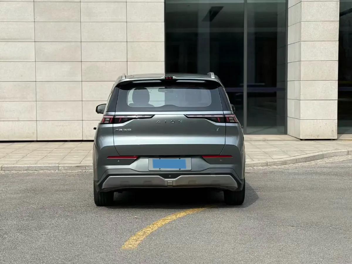 2022 Geely Okavango 1.8T 184HP L4 7DCT,autocango,china used car exporter,china ev exporter,chinese used car exporter,chinese used ev exporter