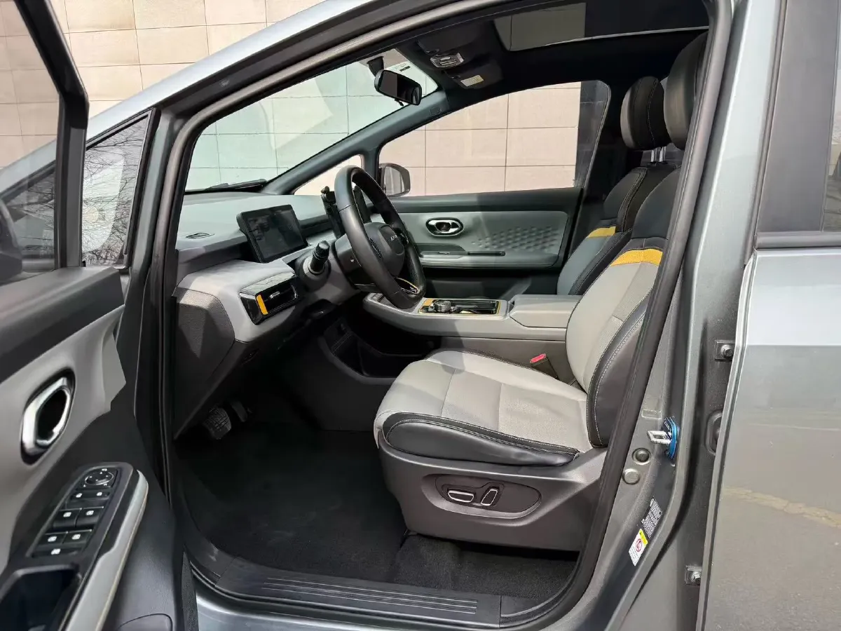 2022 Geely Okavango 1.8T 184HP L4 7DCT,autocango,china used car exporter,china ev exporter,chinese used car exporter,chinese used ev exporter