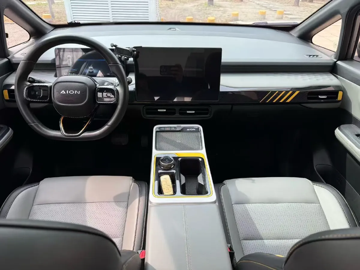 2022 Geely Okavango 1.8T 184HP L4 7DCT,autocango,china used car exporter,china ev exporter,chinese used car exporter,chinese used ev exporter